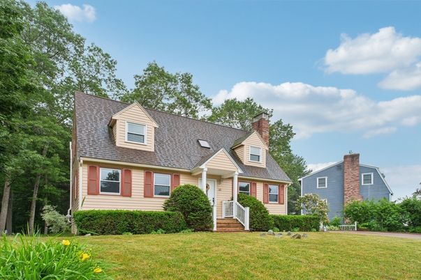 Exterior, Facade, Cape Cod
