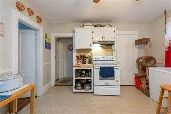 Interior, Kitchen, Utility Closets, Washer