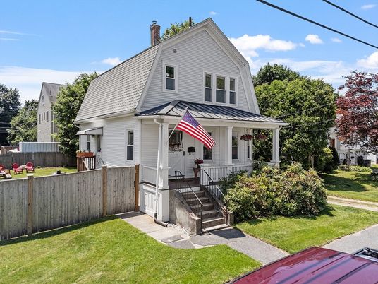 Backyard, Exterior, Facade, Queen Anne Victorian