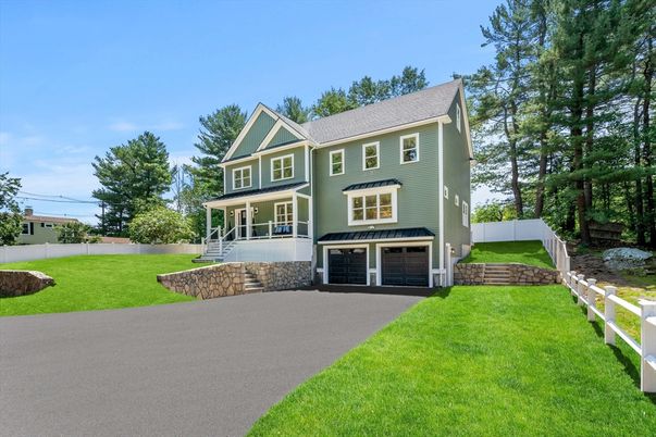Attached, Backyard, Exterior, Facade, Queen Anne Victorian