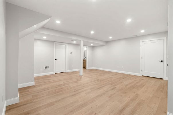 Empty room, Interior, Recessed Lighting, Wood Texture Flooring