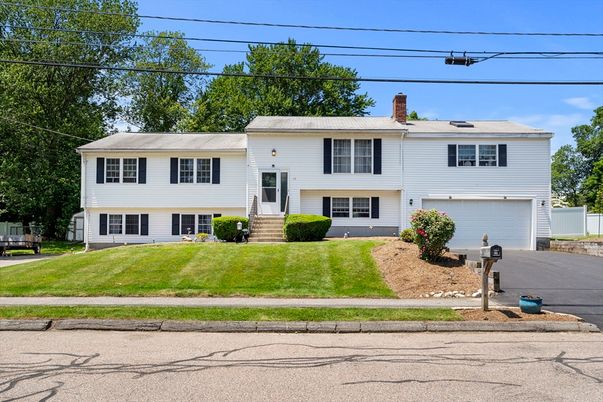 Attached, Exterior, Facade, Raised Ranch