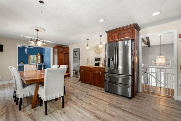 Chandelier, Dining room, Interior, Kitchen, Pendant Lights, Recessed Lighting, Wood Texture Flooring