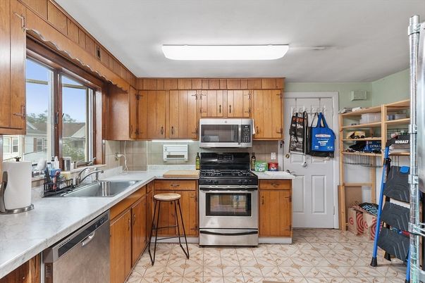 Interior, Kitchen, Stainless Steel Appliances
