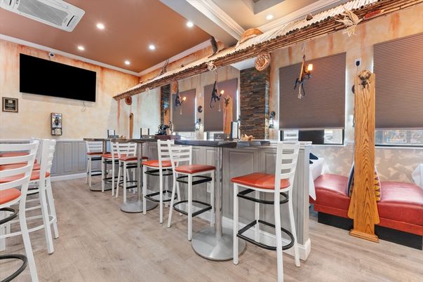 Interior, Pendant Lights, Recessed Lighting, Wood Texture Flooring