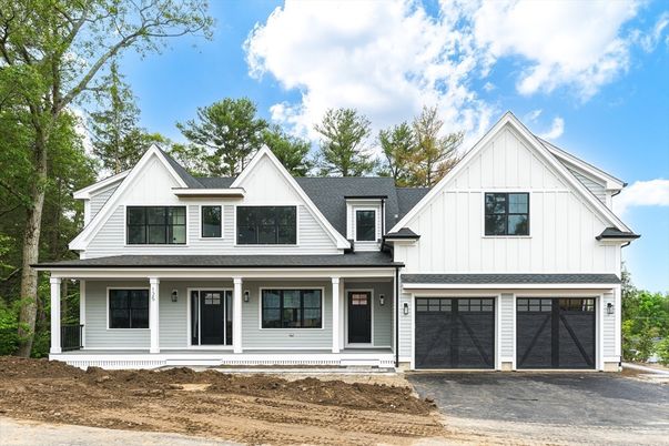 Attached, Exterior, Facade, Farmhouse