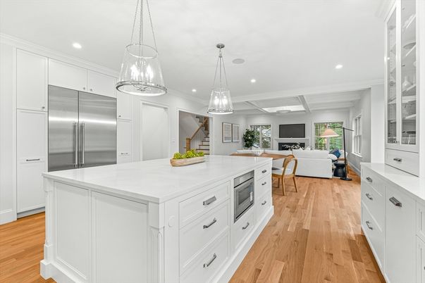Dining room, Interior, Kitchen, Living room, Pendant Lights, Recessed Lighting, Stainless Steel Appliances, Wood Texture Flooring