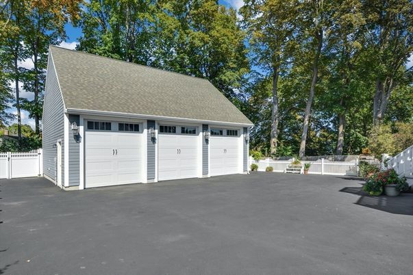 Detached Garage, Exterior