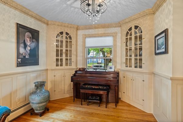 Chandelier, Interior, Piano, Wood Texture Flooring