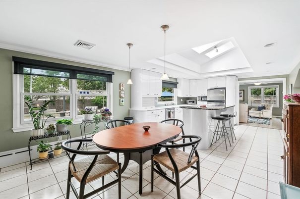 Dining room, Interior, Kitchen, Pendant Lights, Stainless Steel Appliances