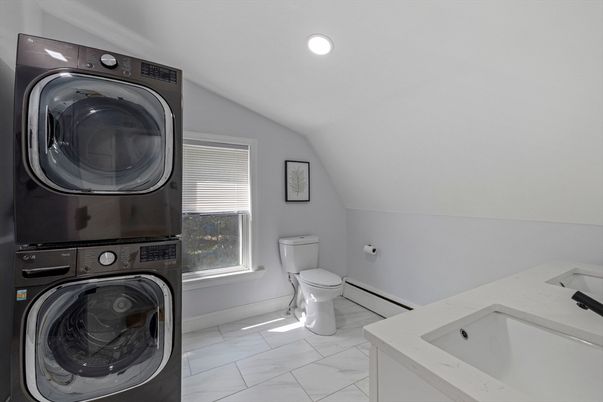Bathroom, Interior, Marble, Recessed Lighting, Washer
