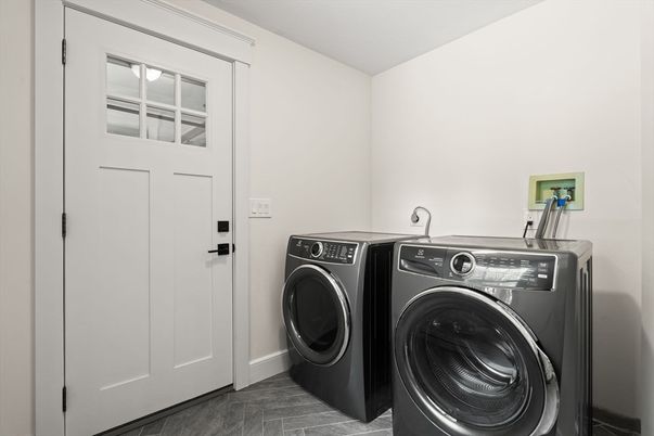 Interior, Washer, Wood Texture Flooring