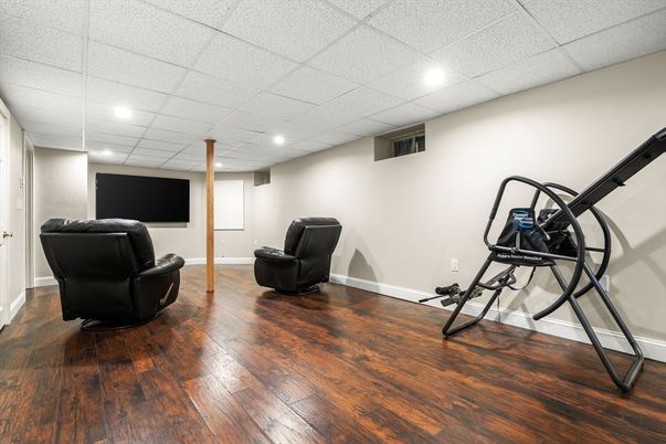 Fitness Equipment, Interior, Recessed Lighting, Wood Texture Flooring