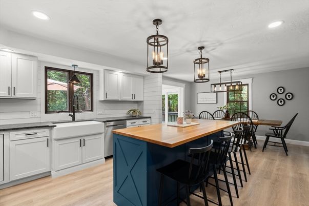 Dining room, Interior, Kitchen, Pendant Lights, Recessed Lighting, Wood Texture Flooring