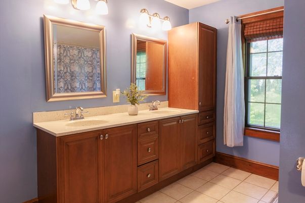 Bathroom, Dual Sink Vanities, Interior