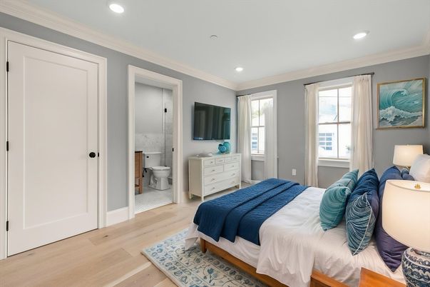 Bathroom, Bedroom, Interior, Recessed Lighting, Wood Texture Flooring