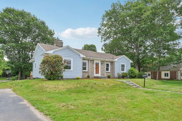 Backyard, Exterior, Facade, Ranch