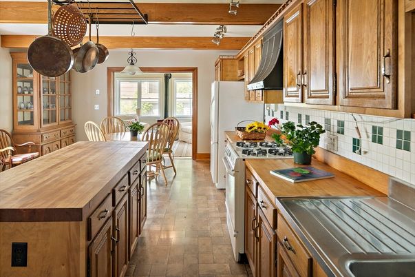 Dining room, Interior, Kitchen, Pendant Lights, Wooden Beams