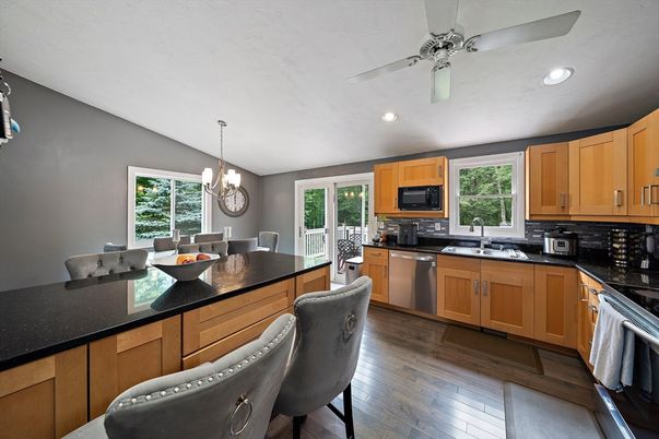 Dining room, Interior, Kitchen, Pendant Lights, Recessed Lighting, Wood Texture Flooring