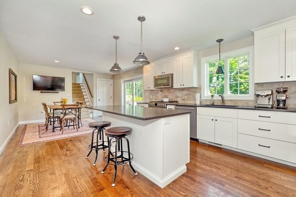 Dining room, Interior, Kitchen, Pendant Lights, Recessed Lighting, Wood Texture Flooring