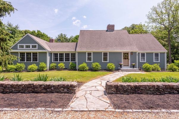 Exterior, Facade, Cape Cod
