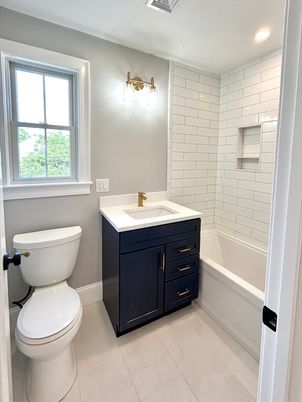 Bathroom, Interior, Recessed Lighting
