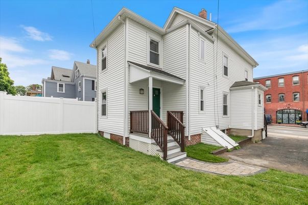 Backyard, Exterior, Facade, Queen Anne Victorian