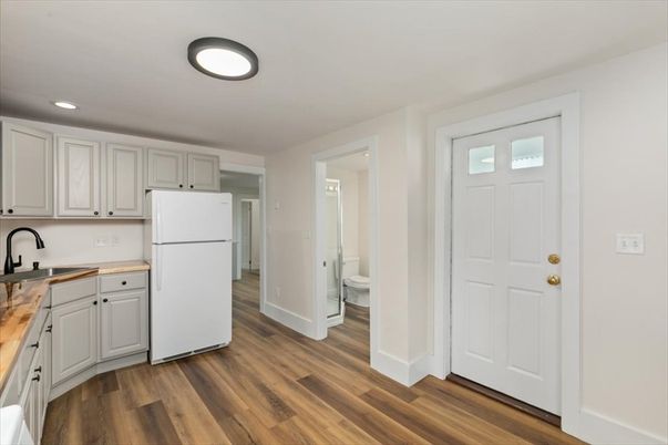 Bathroom, Interior, Kitchen, Recessed Lighting, Wood Texture Flooring