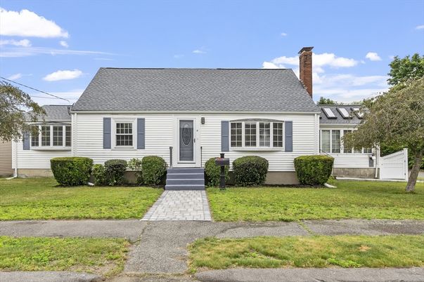 Exterior, Facade, Cape Cod