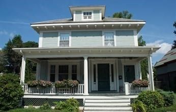 Exterior, Facade, American Foursquare