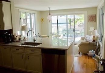 Interior, Kitchen, Living room, Pendant Lights, Water, Wood Texture Flooring
