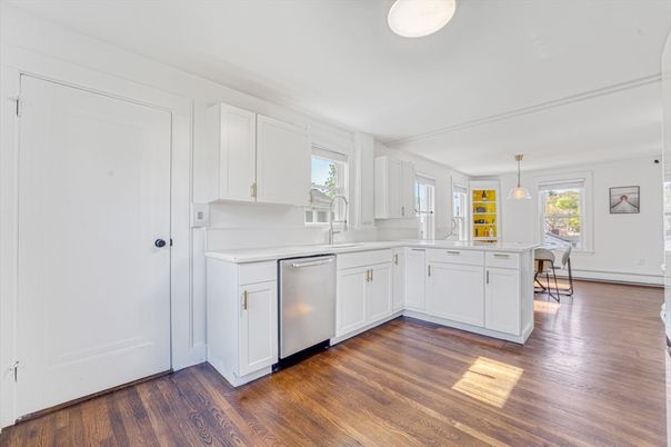 Dining room, Interior, Kitchen, Pendant Lights, Wood Texture Flooring