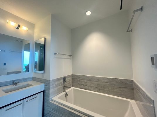 Bathroom, Interior, Recessed Lighting