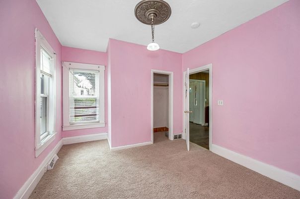 Empty room, Interior, Pendant Lights