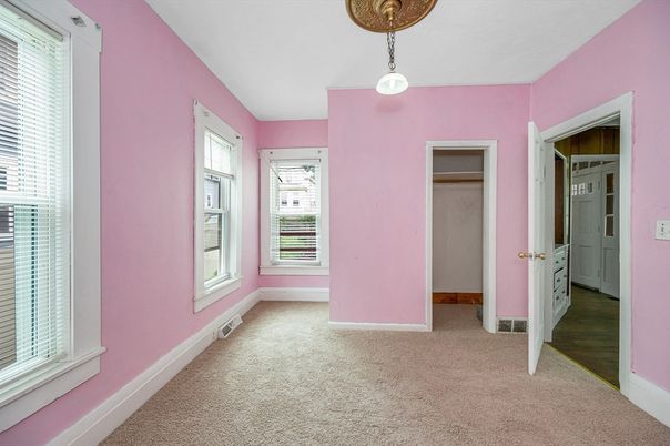 Empty room, Interior, Pendant Lights