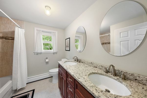 Bathroom, Dual Sink Vanities, Interior
