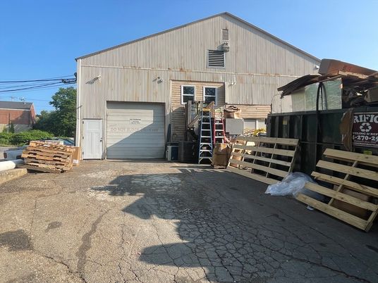 Detached Garage, Exterior