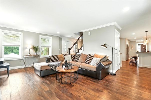 Interior, Living room, Pendant Lights, Recessed Lighting, Wood Texture Flooring