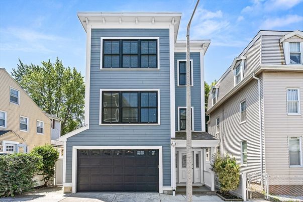 Attached, Exterior, Facade, Rowhouse