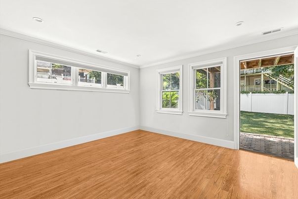 Empty room, Interior, Recessed Lighting, Wood Texture Flooring
