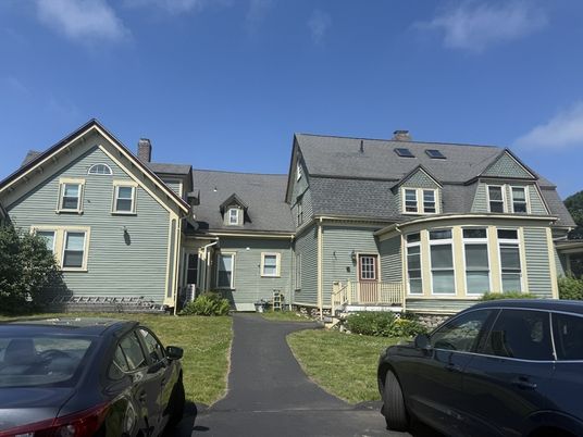 Exterior, Facade, Queen Anne Victorian