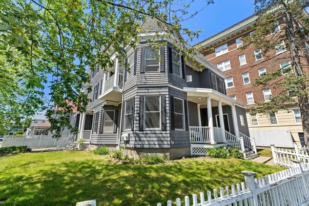 Backyard, Exterior, Facade, Queen Anne Victorian