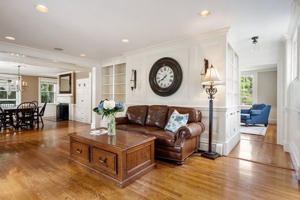 Chandelier, Dining room, Interior, Living room, Recessed Lighting, Wood Texture Flooring