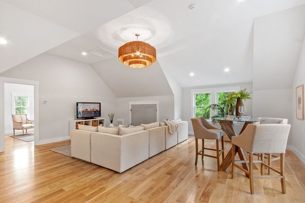 Chandelier, Dining room, Interior, Living room, Recessed Lighting, Wood Texture Flooring