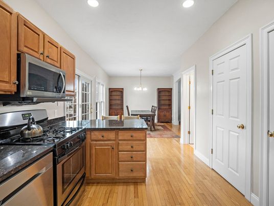 Chandelier, Dining room, Interior, Kitchen, Pendant Lights, Recessed Lighting, Wood Texture Flooring
