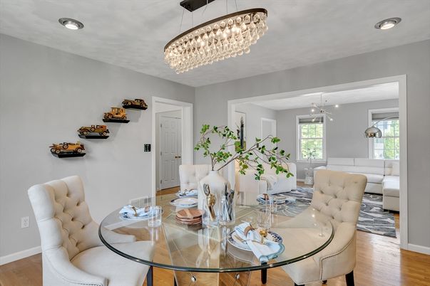 Chandelier, Dining room, Interior, Living room, Recessed Lighting, Wood Texture Flooring