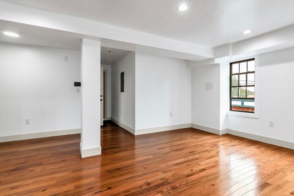 Empty room, Interior, Recessed Lighting, Wood Texture Flooring