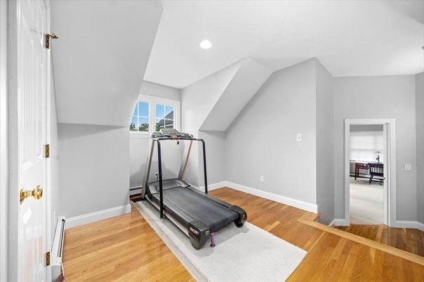 Fitness Equipment, Interior, Recessed Lighting, Wood Texture Flooring