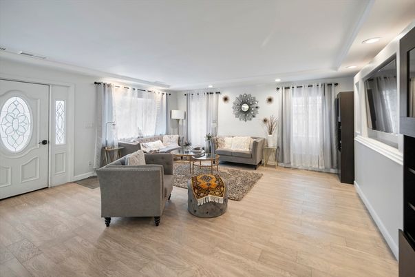 Interior, Living room, Recessed Lighting, Wood Texture Flooring