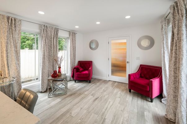 Interior, Recessed Lighting, Wood Texture Flooring